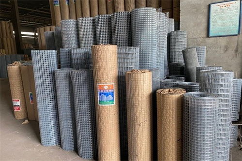 四方臺鐵絲網規格齊全，電焊網應用廣泛